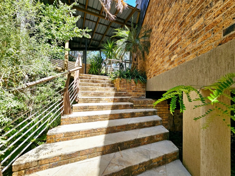 8 Bedroom Property for Sale in Waverley Free State